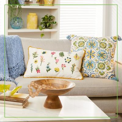 Decorative Pillows & Throws
